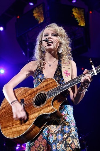 Taylor Swift — @ Pepsi center — photo 22