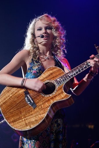 Taylor Swift — @ Pepsi center — photo 24