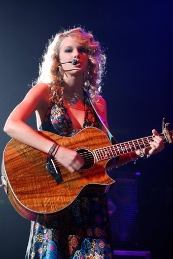 Taylor Swift — @ Pepsi center — photo 25