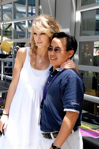 Taylor Swift — Special Yahoo! Performance — photo 2