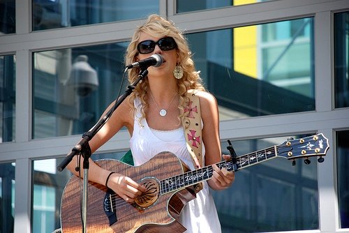 Taylor Swift — Special Yahoo! Performance — photo 8