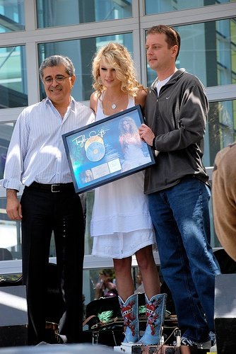 Taylor Swift — Special Yahoo! Performance — photo 11
