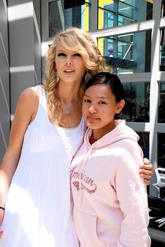 Taylor Swift — Special Yahoo! Performance — photo 17