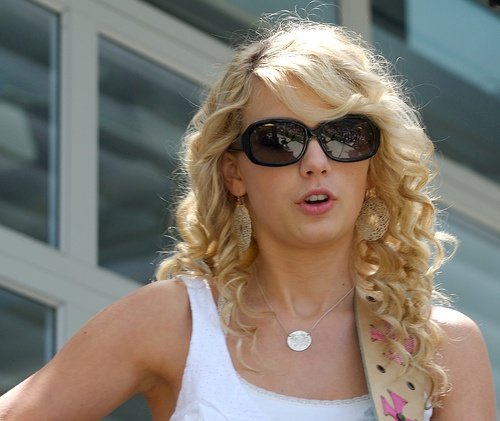 Taylor Swift — Special Yahoo! Performance — photo 25