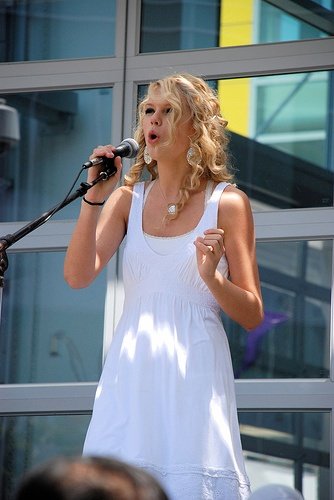 Taylor Swift — Special Yahoo! Performance — photo 33