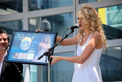 Taylor Swift — Special Yahoo! Performance — photo 34