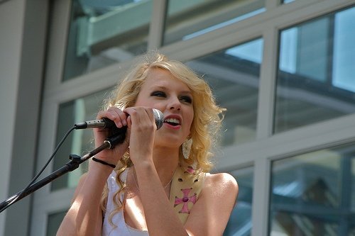 Taylor Swift — Special Yahoo! Performance — photo 48
