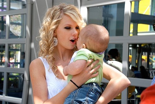 Taylor Swift — Special Yahoo! Performance — photo 57