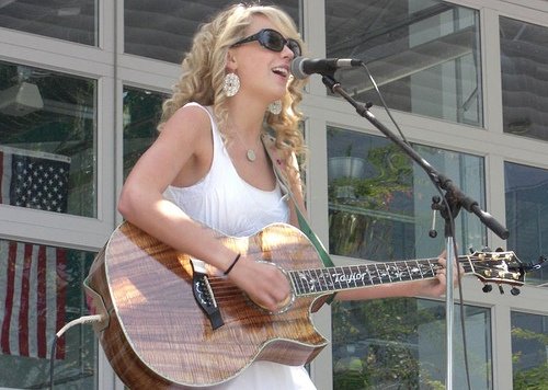Taylor Swift — Special Yahoo! Performance — photo 85
