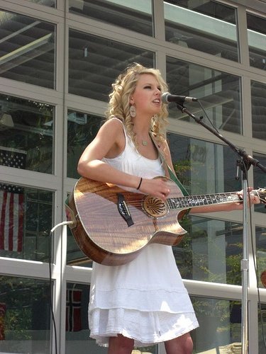 Taylor Swift — Special Yahoo! Performance — photo 107