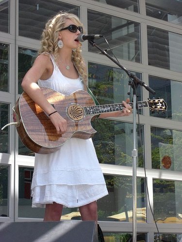 Taylor Swift — Special Yahoo! Performance — photo 119