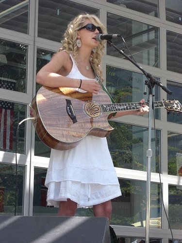 Taylor Swift — Special Yahoo! Performance — photo 121