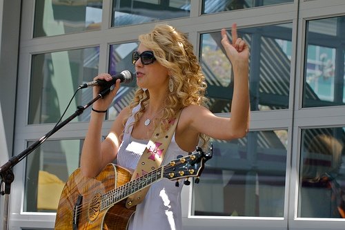 Taylor Swift — Special Yahoo! Performance — photo 130