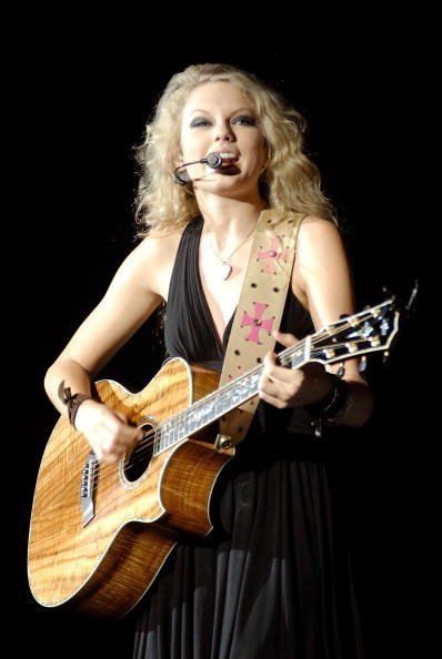 Taylor Swift — @ Sund Advice Amphitheatre — photo 3