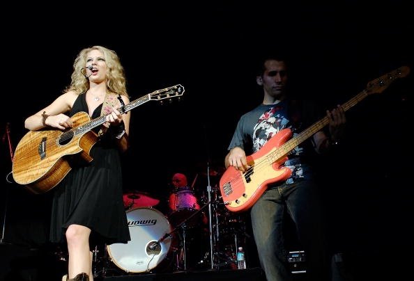 Taylor Swift — @ Sund Advice Amphitheatre — photo 7