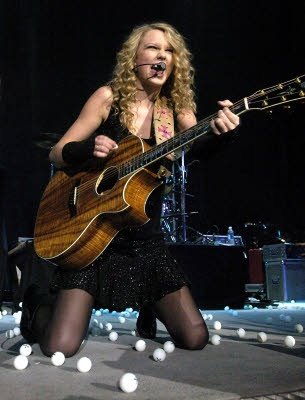 Taylor Swift — @ Van Andel Arena in Grand Rapids Mich — photo 3