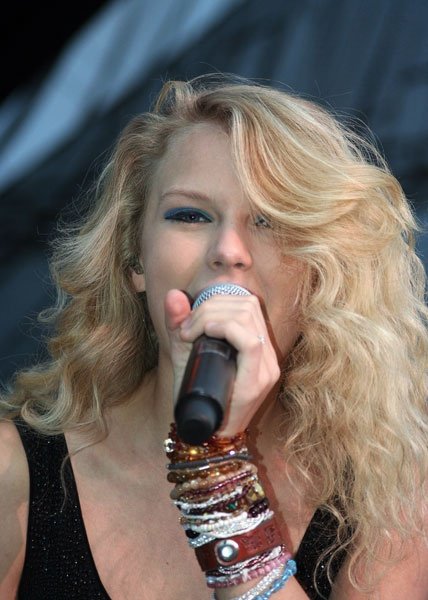 16th Annual Country Thunder