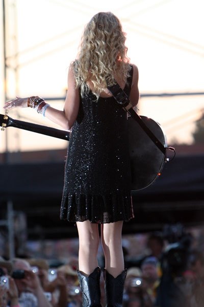 Taylor Swift — 16th Annual Country Thunder — photo 23