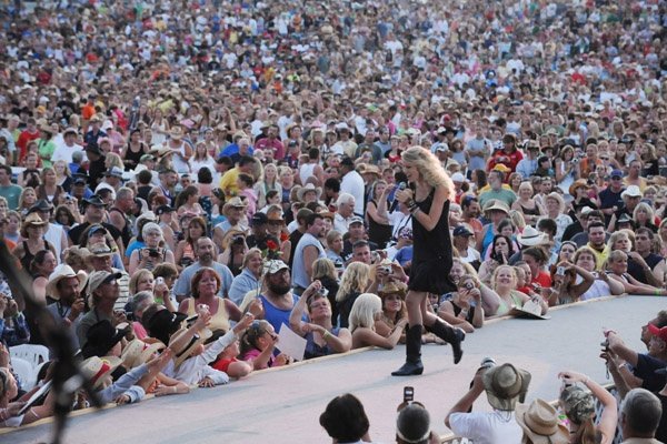 Taylor Swift — 16th Annual Country Thunder — photo 32