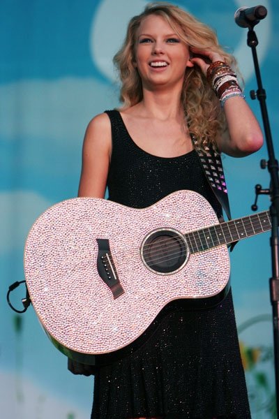 Taylor Swift — 16th Annual Country Thunder — photo 34