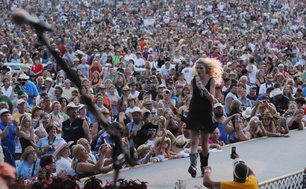 Taylor Swift — 16th Annual Country Thunder — photo 49