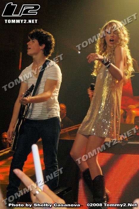 Taylor Swift — @Anaheim, ca thanks to tommy2 — photo 2