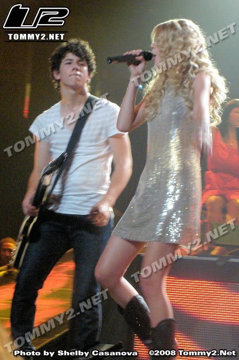 Taylor Swift — @Anaheim, ca thanks to tommy2 — photo 3