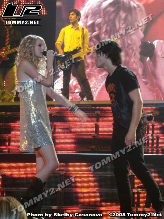 Taylor Swift — @Anaheim, ca thanks to tommy2 — photo 4