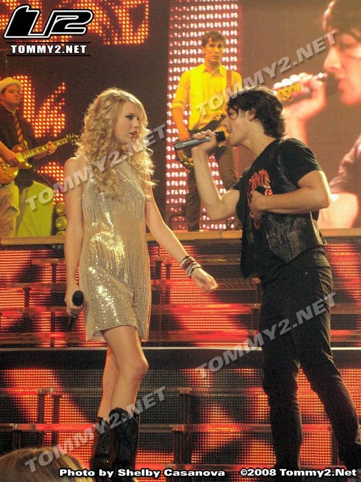 Taylor Swift — @Anaheim, ca thanks to tommy2 — photo 5