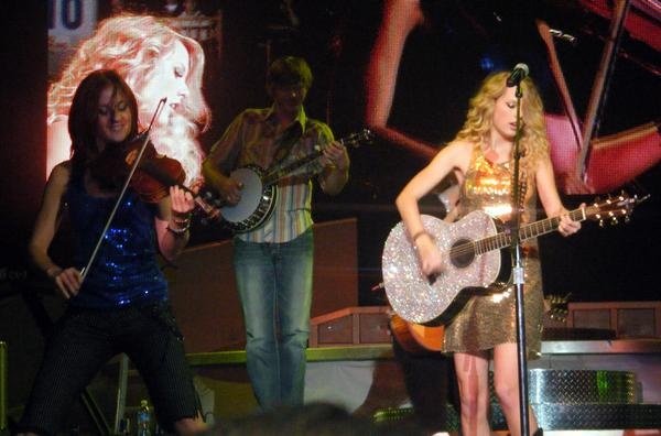 Taylor Swift — @Chattanooga, TN — photo 11