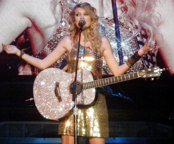 Taylor Swift — @Chattanooga, TN — photo 12