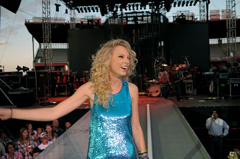 Taylor Swift — Cheyenne Frontier Day — photo 6