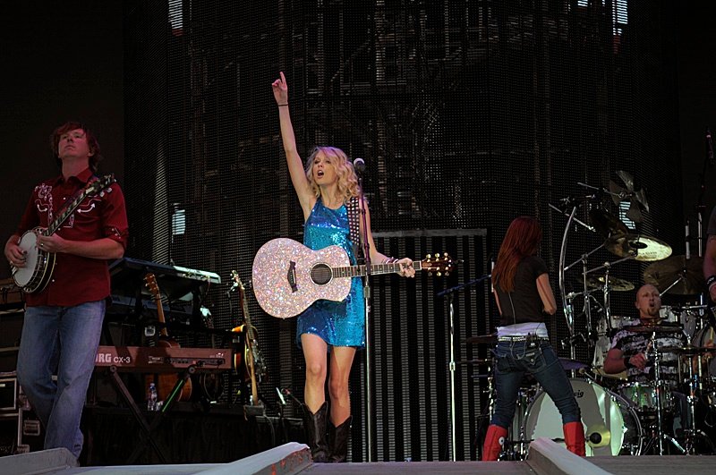 Taylor Swift — Cheyenne Frontier Day — photo 13