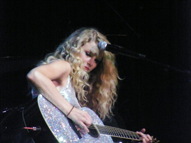 Taylor Swift — @Columbus, Georgia — photo 2