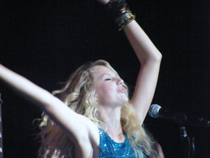 Taylor Swift — @Columbus, Georgia — photo 4