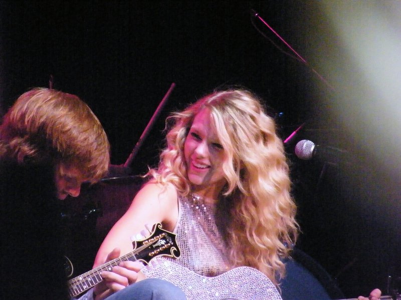 Taylor Swift — @Columbus, Georgia — photo 6