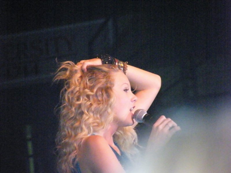 Taylor Swift — @Columbus, Georgia — photo 12