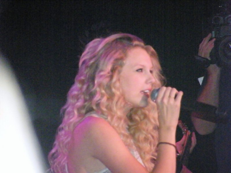Taylor Swift — @Columbus, Georgia — photo 17