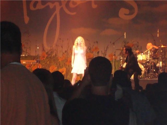 Taylor Swift — @ Iowa — photo 4