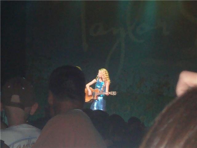 Taylor Swift — @ Iowa — photo 7
