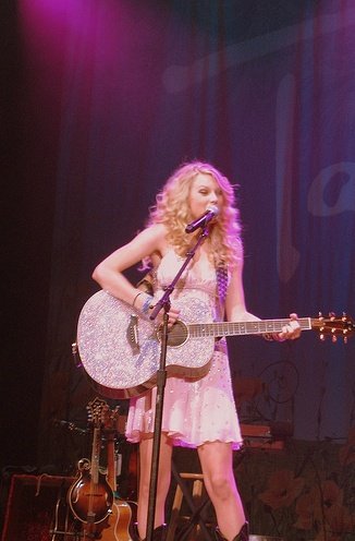 Taylor Swift — @ Milwaukee, Wisconsin — photo 8