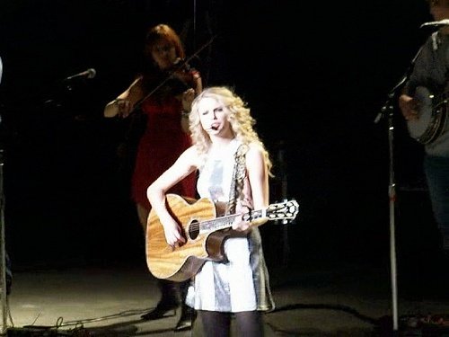 Taylor Swift — @RADFORD, VA — photo 8