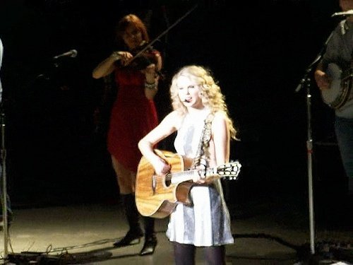 Taylor Swift — @RADFORD, VA — photo 9