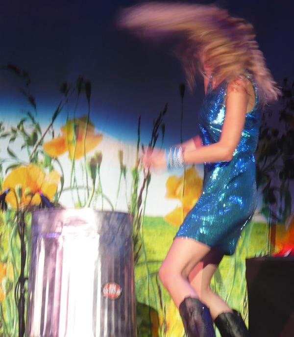 Taylor Swift — @Raleigh North, Carolina — photo 13