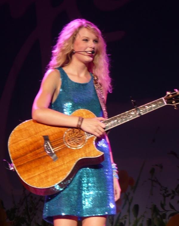 Taylor Swift — @Raleigh North, Carolina — photo 20