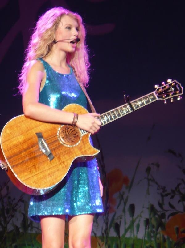 Taylor Swift — @Raleigh North, Carolina — photo 21