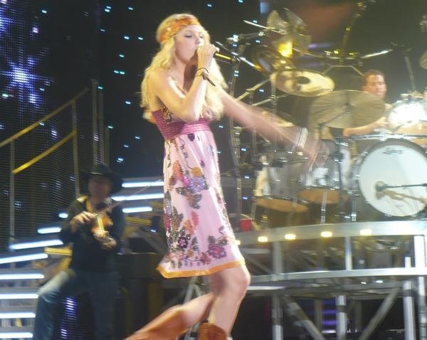 Taylor Swift — @Raleigh North, Carolina — photo 36