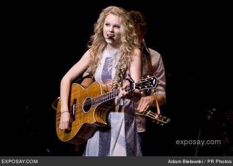 Taylor Swift — @ Rialto Square Theatre — photo 6