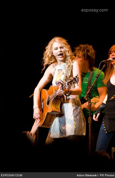 Taylor Swift — @ Rialto Square Theatre — photo 13
