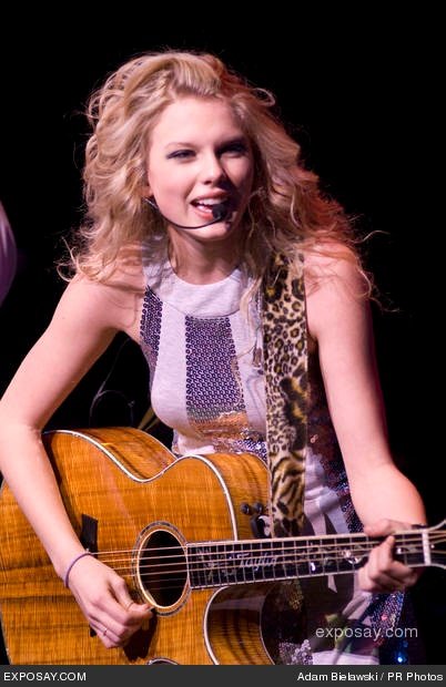 Taylor Swift — @ Rialto Square Theatre — photo 29